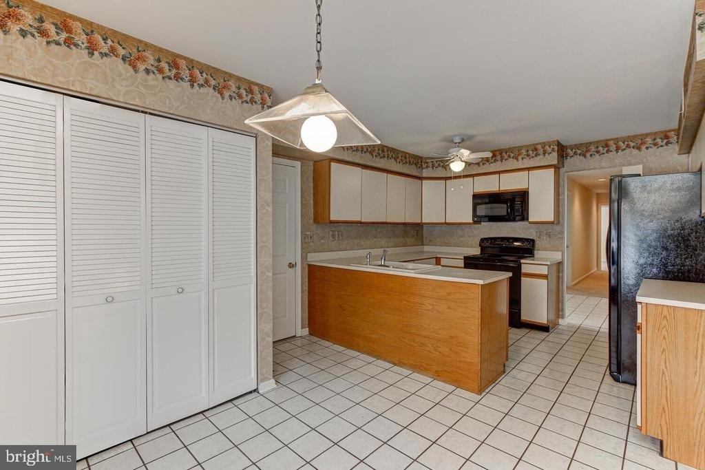 1114 Mews Lane - Photo 10