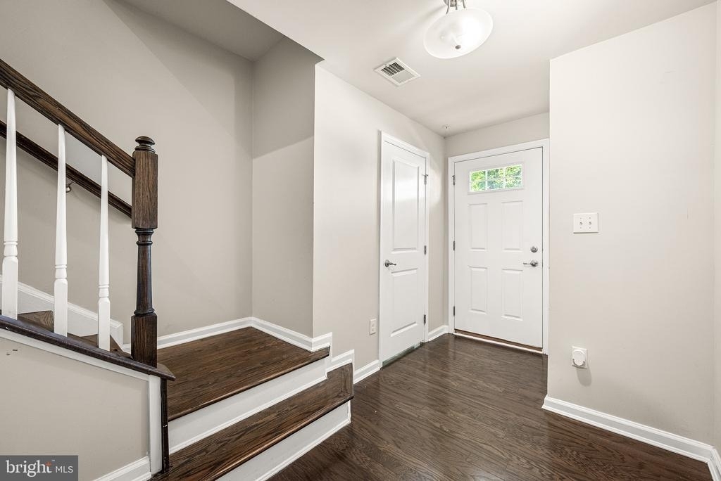 126 Mulberry Drive - Photo 3