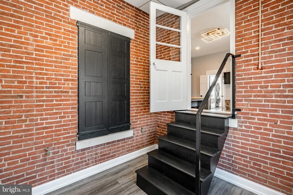 305 S Walnut Street - Photo 6