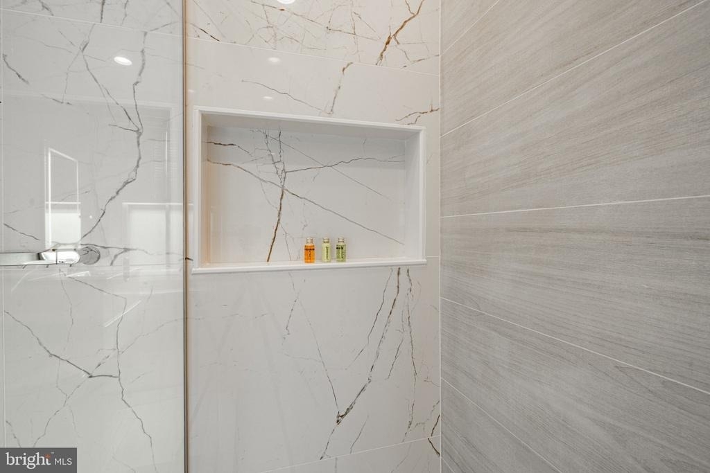 305 S Walnut Street - Photo 17