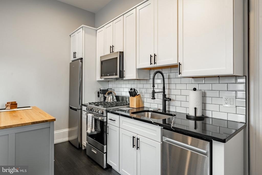 305 S Walnut Street - Photo 1