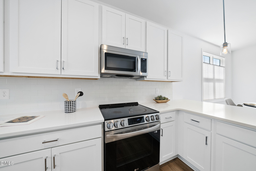 5611 Johnson Woods - Photo 4