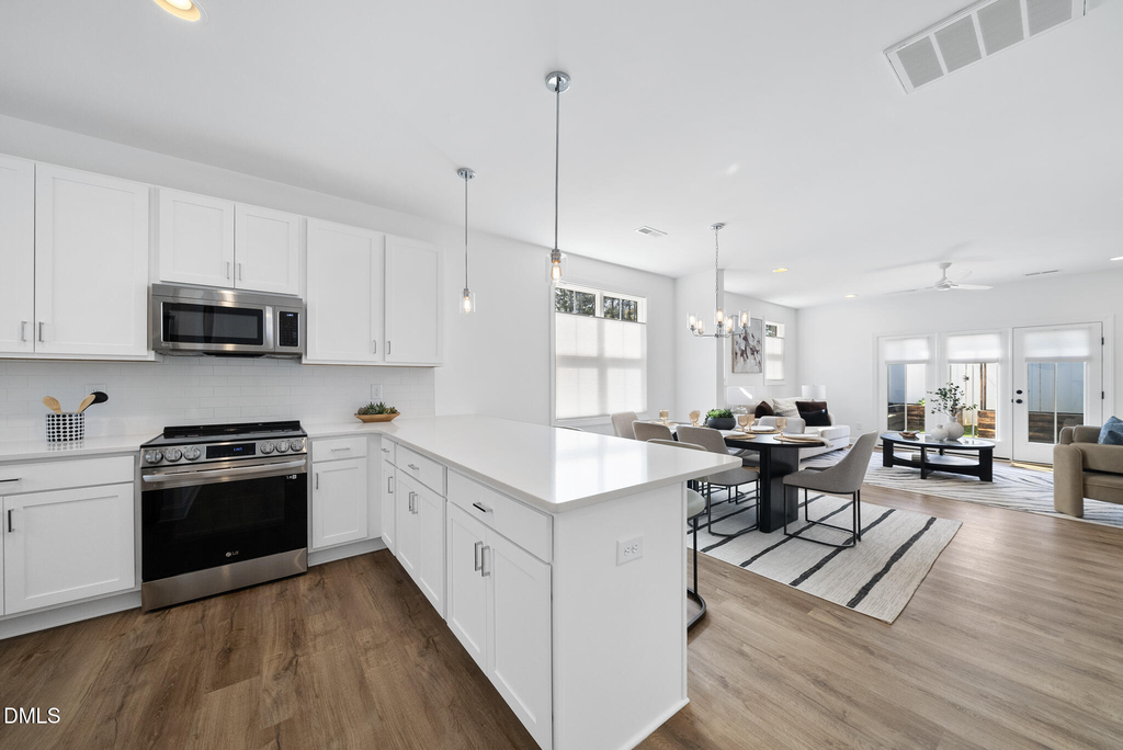 5611 Johnson Woods - Photo 2