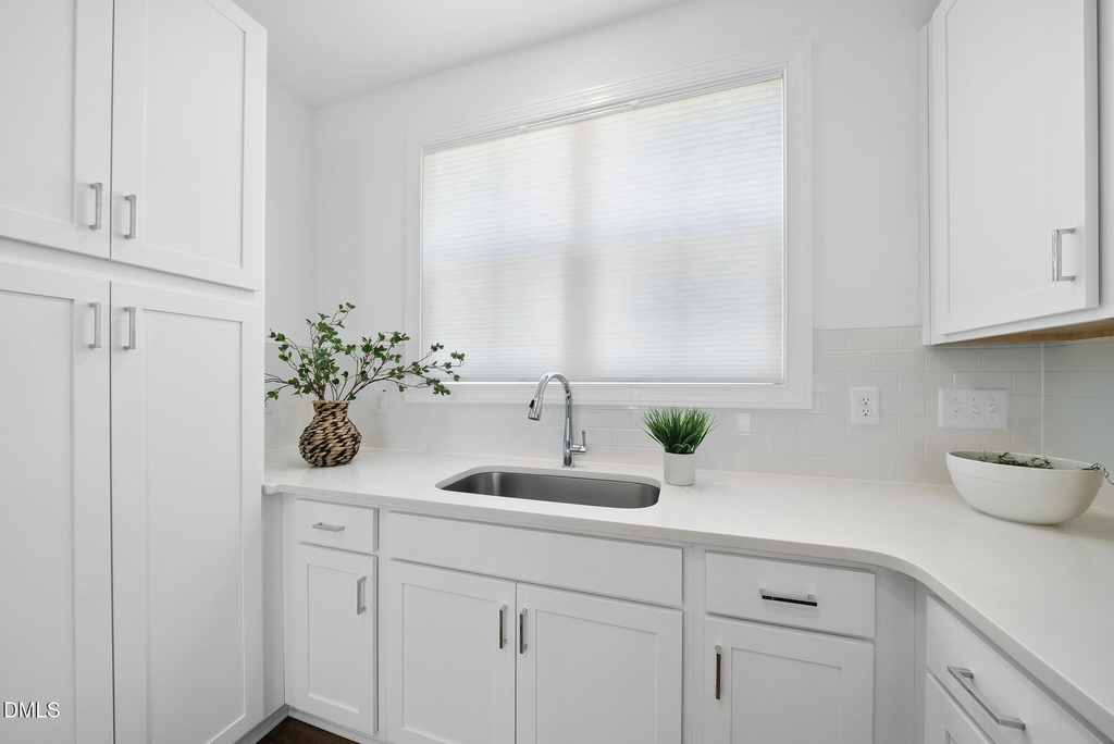 5611 Johnson Woods - Photo 7