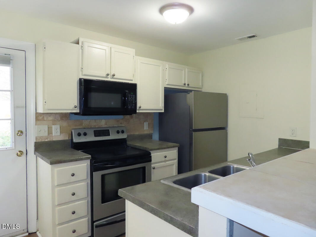 515 S Merritt Mill Road - Photo 6