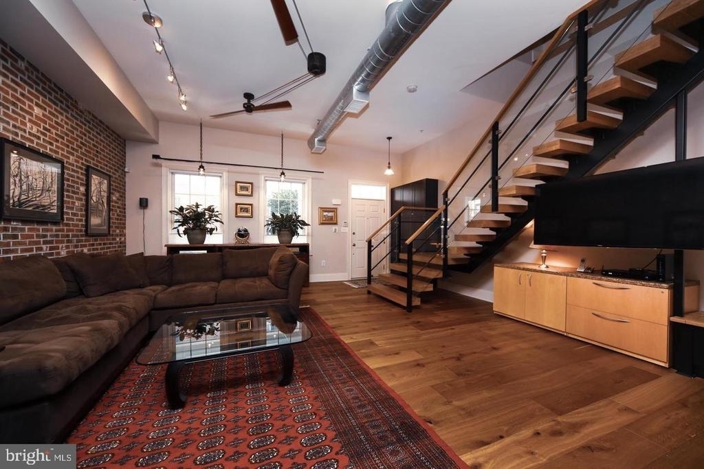 6 Watson Mill Lane - Photo 3