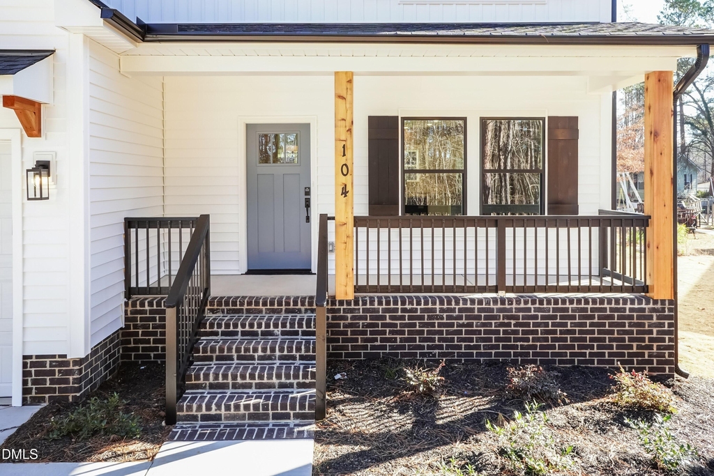 104 Buffalo Drive - Photo 1