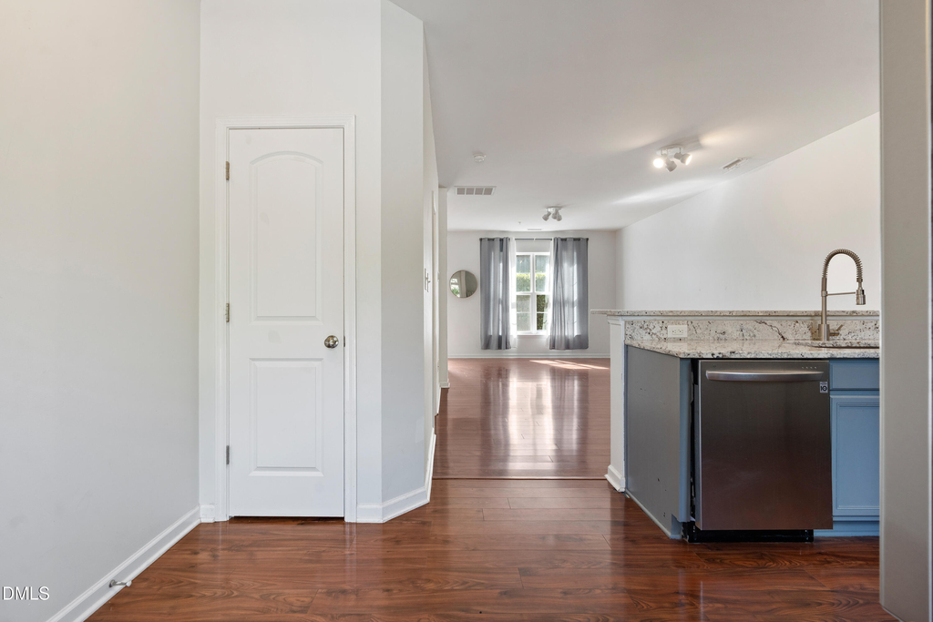 403 Legends Way - Photo 5