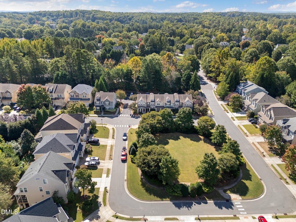 403 Legends Way - Photo 2
