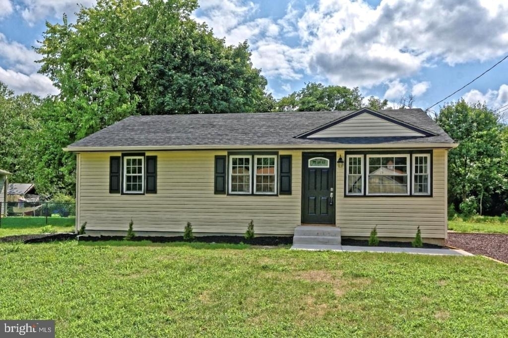 308 Florence Boulevard - Photo 0