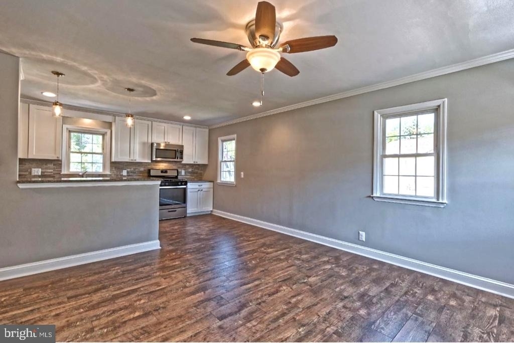308 Florence Boulevard - Photo 4