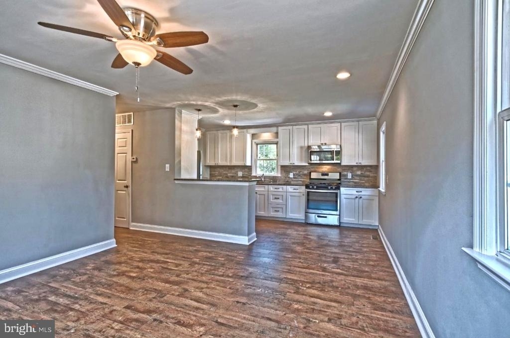 308 Florence Boulevard - Photo 5