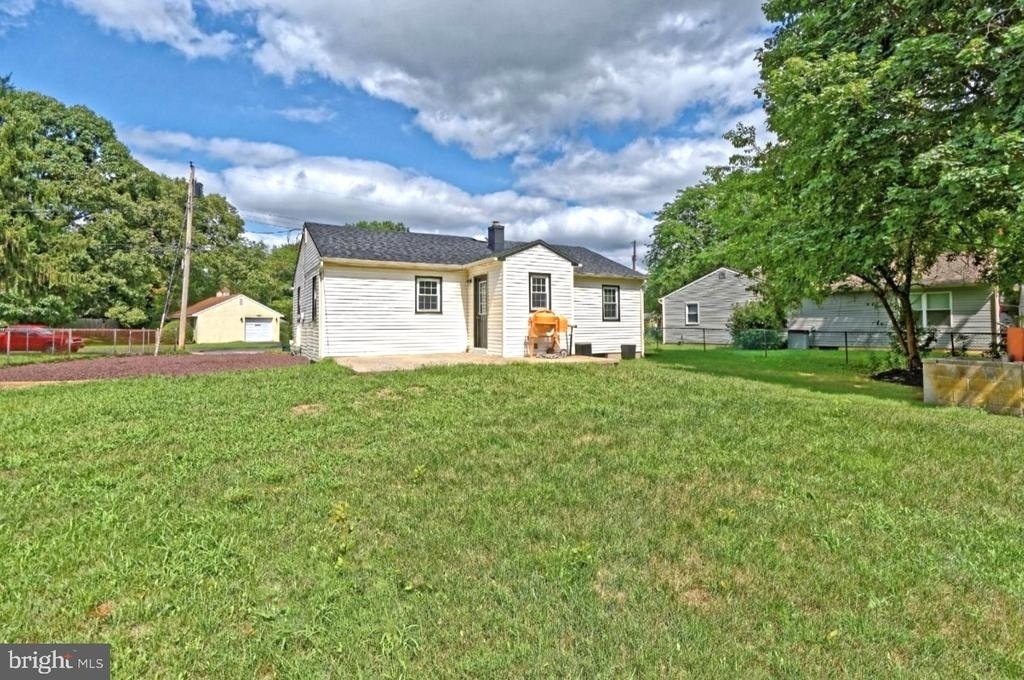 308 Florence Boulevard - Photo 17