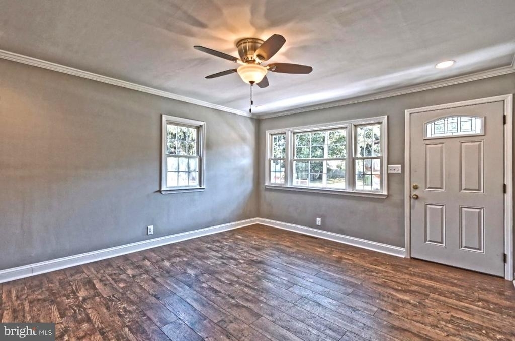 308 Florence Boulevard - Photo 3