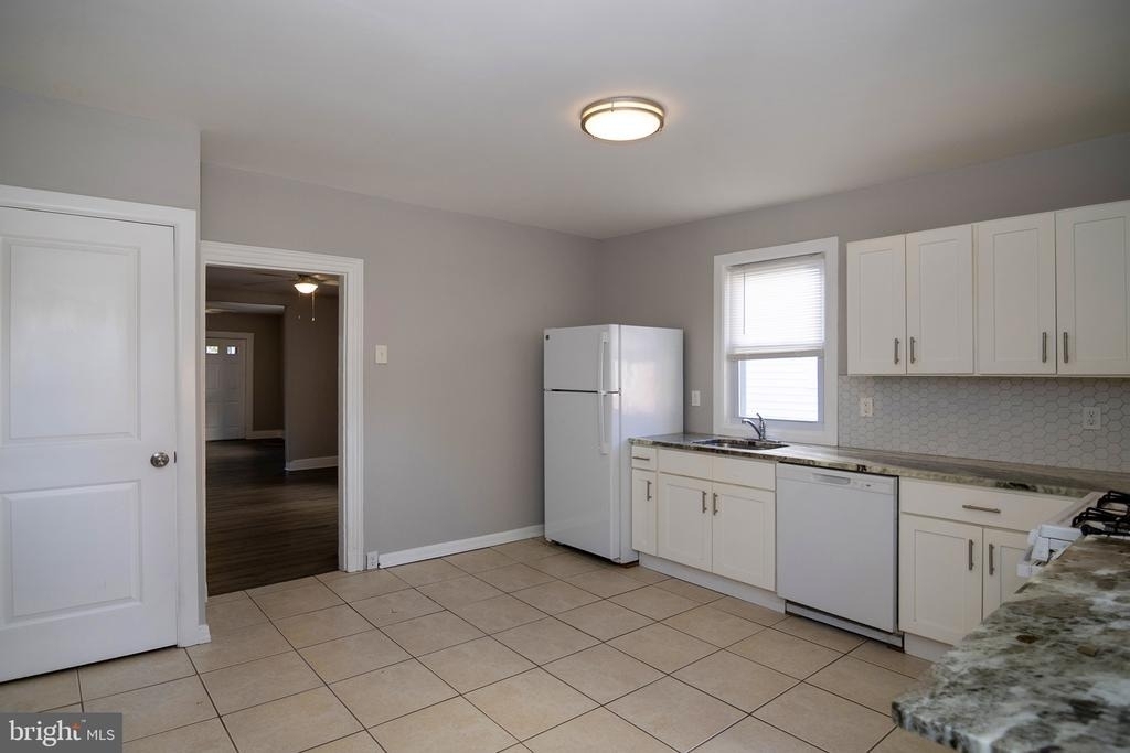 207 Somerset Street - Photo 15