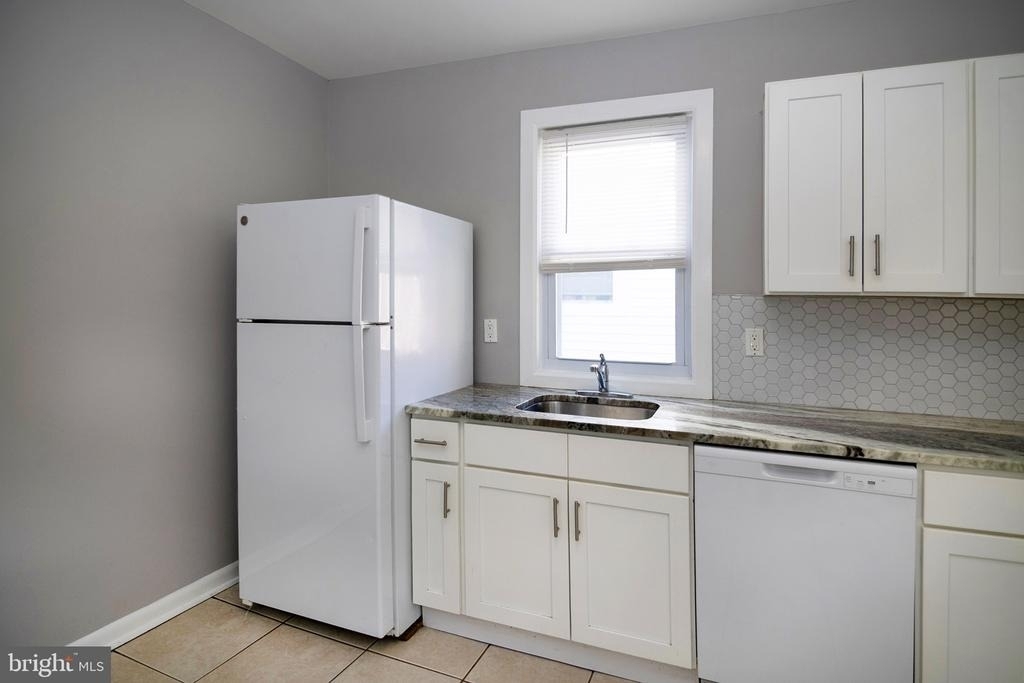 207 Somerset Street - Photo 14
