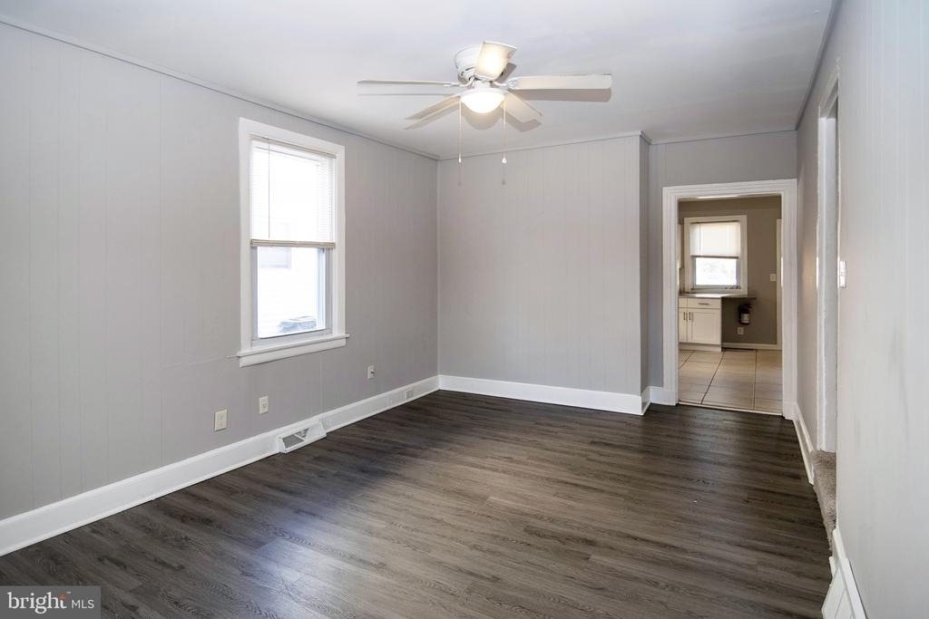 207 Somerset Street - Photo 10