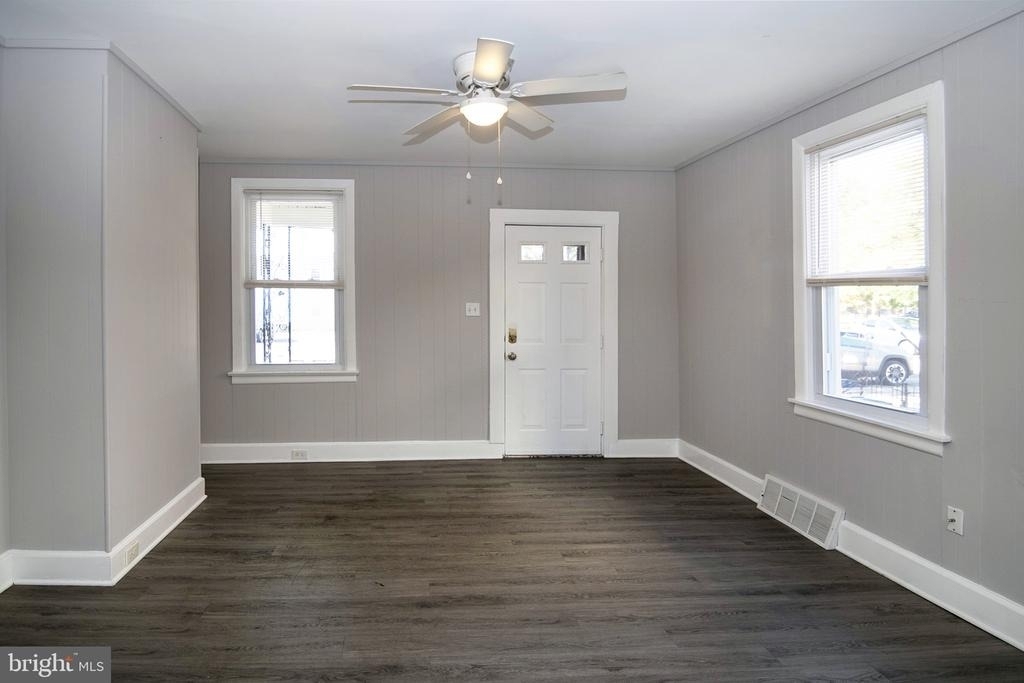 207 Somerset Street - Photo 9