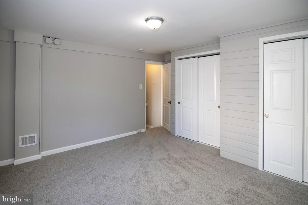 207 Somerset Street - Photo 35