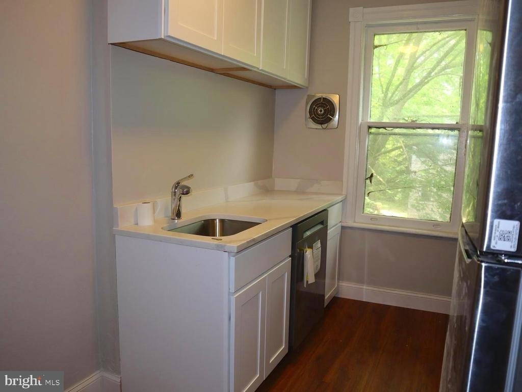 208 Linden Avenue - Photo 3