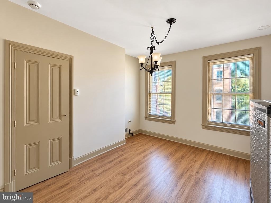 30 W Union Street - Photo 2