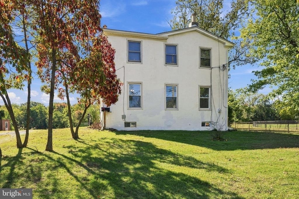 200 Leon Avenue - Photo 0
