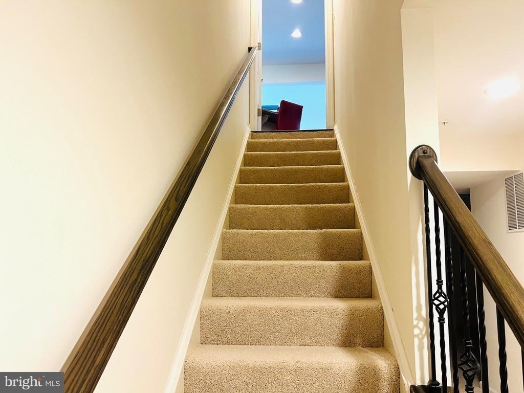 3002 Winterbourne Drive - Photo 32