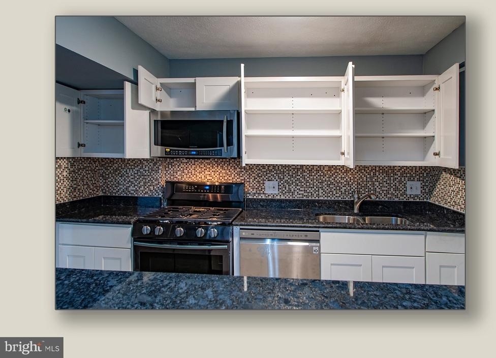 11206 Cherry Hill Road - Photo 12