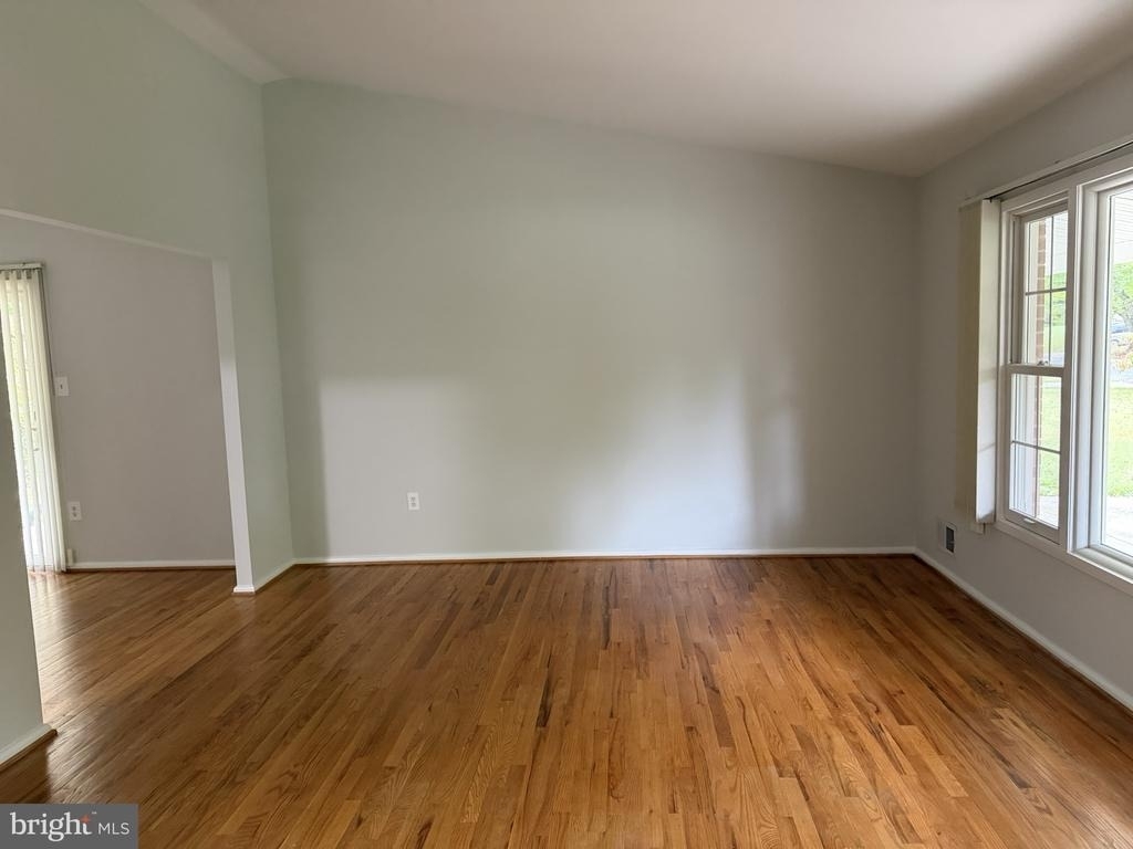 14015 Congress Drive - Photo 6