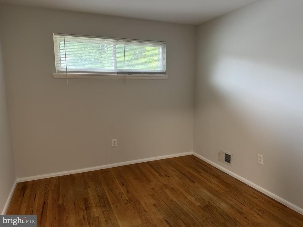 14015 Congress Drive - Photo 15