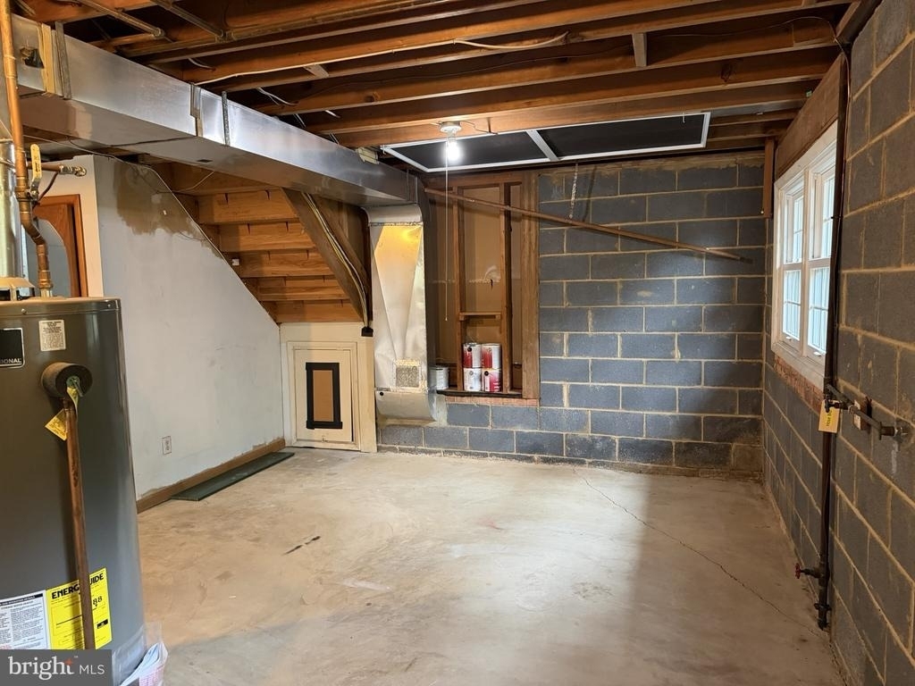14015 Congress Drive - Photo 10
