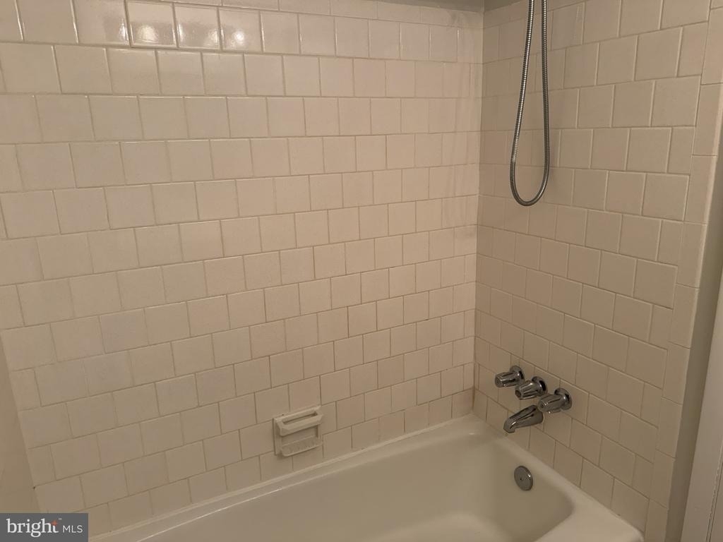14015 Congress Drive - Photo 18