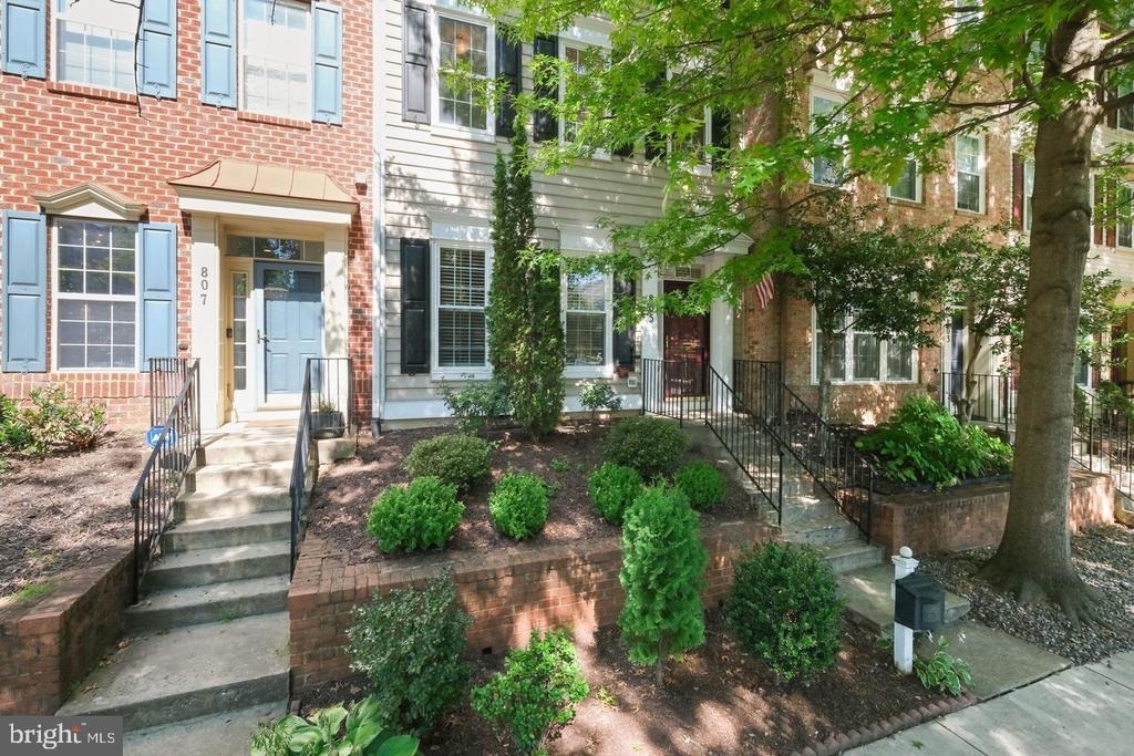 805 Main Street - Photo 2