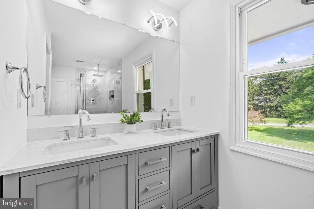 9828 Watts Branch Drive - Photo 9