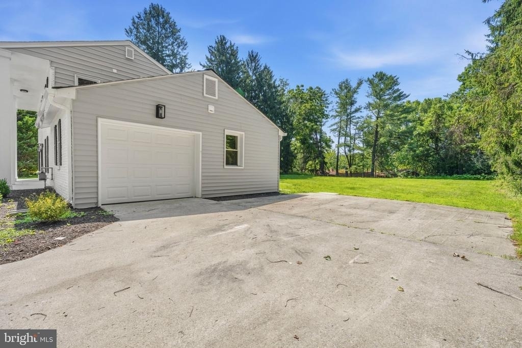 9828 Watts Branch Drive - Photo 18