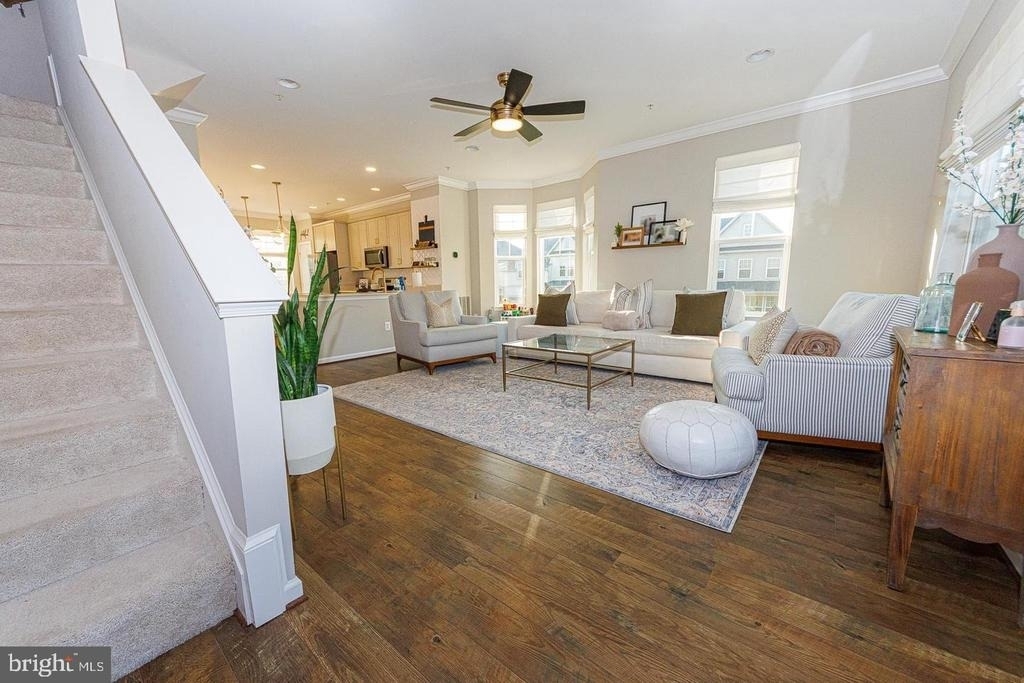 16201 Coolidge Avenue - Photo 11