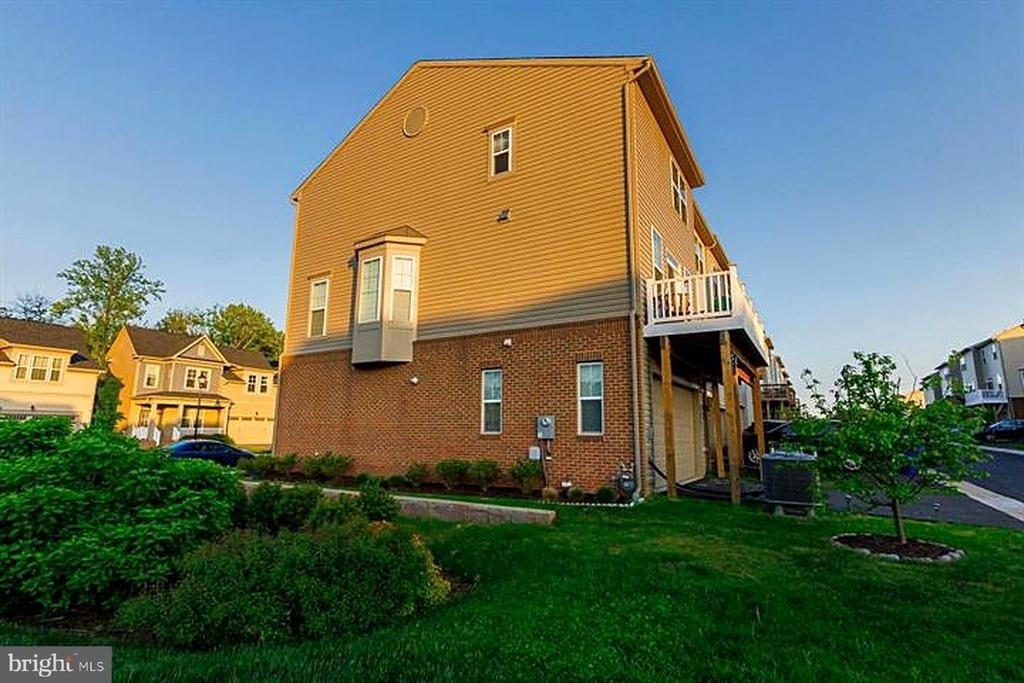 16201 Coolidge Avenue - Photo 2
