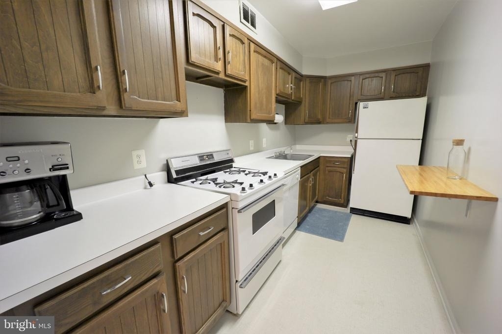 7400 Lakeview Drive - Photo 6