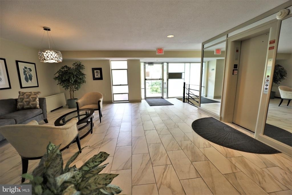 7400 Lakeview Drive - Photo 3