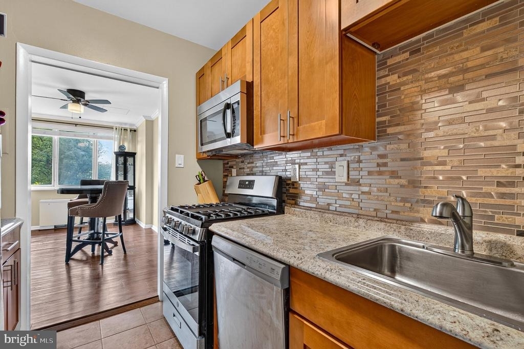 10500 Rockville Pike - Photo 8