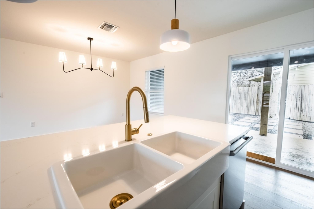 7104 Twin Crest Dr - Photo 1