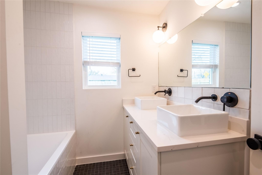 7104 Twin Crest Dr - Photo 12