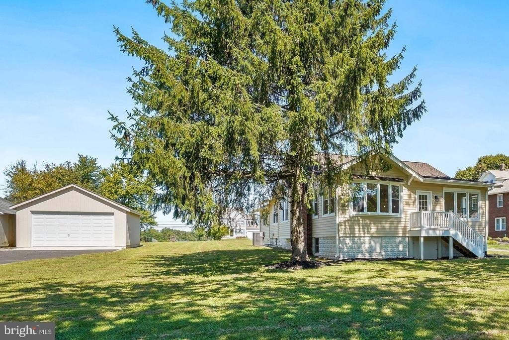 692 Ridge - Photo 2