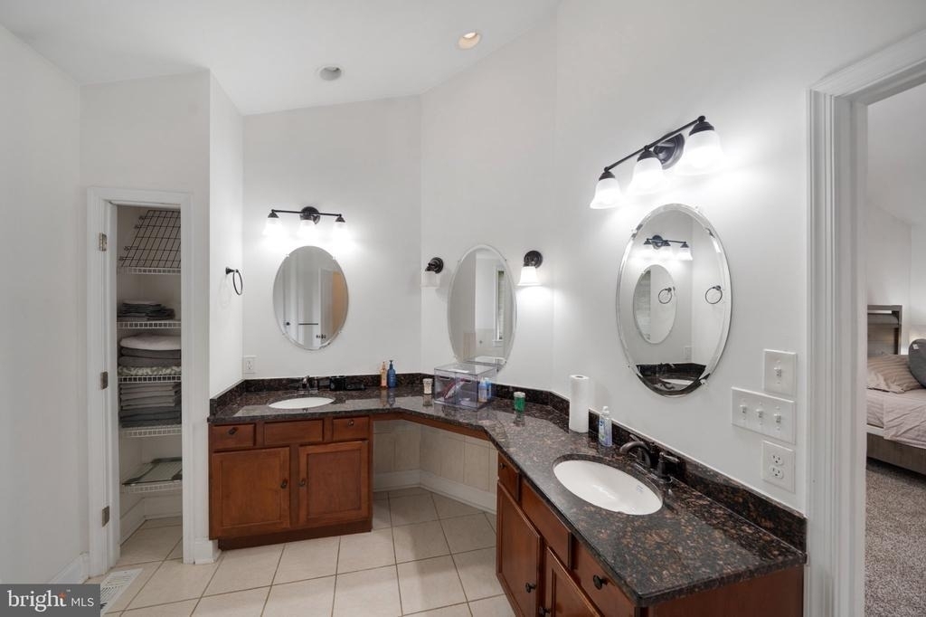 1122 Heaps Road - Photo 30