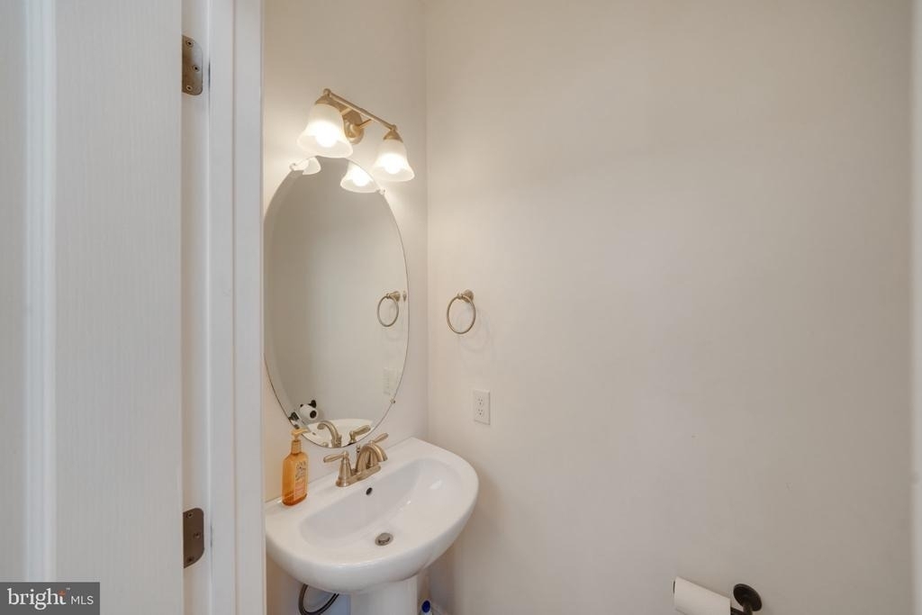 1122 Heaps Road - Photo 27