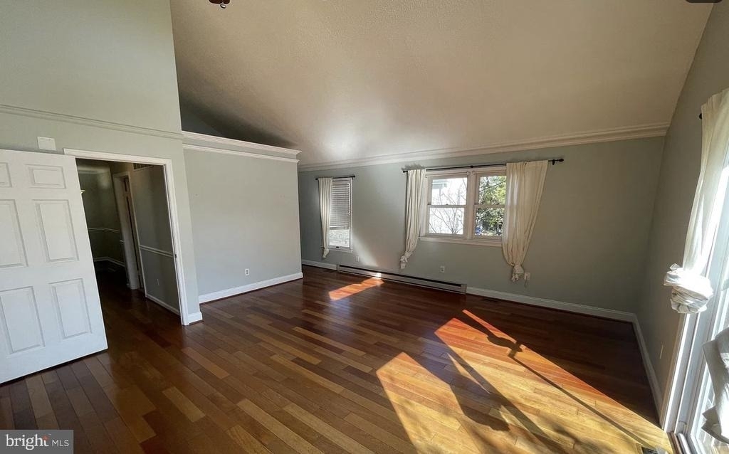 20 E George Street - Photo 10