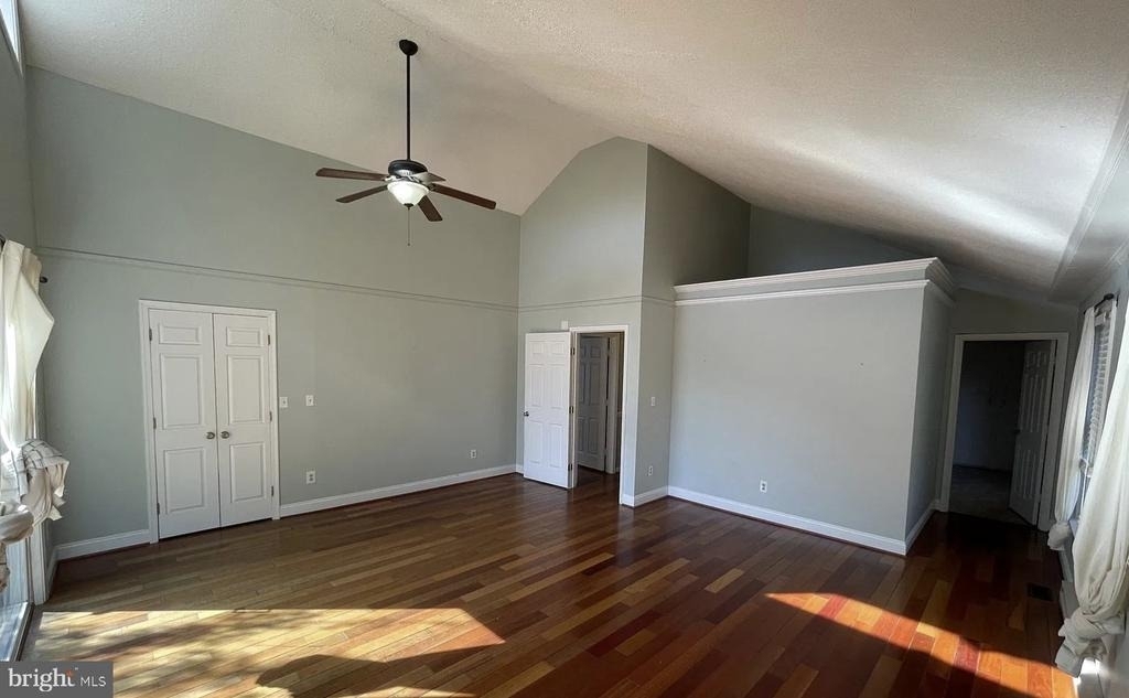 20 E George Street - Photo 9