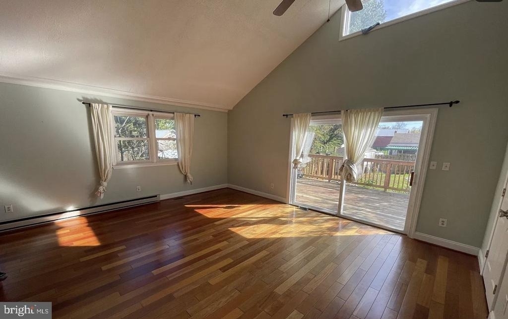 20 E George Street - Photo 11