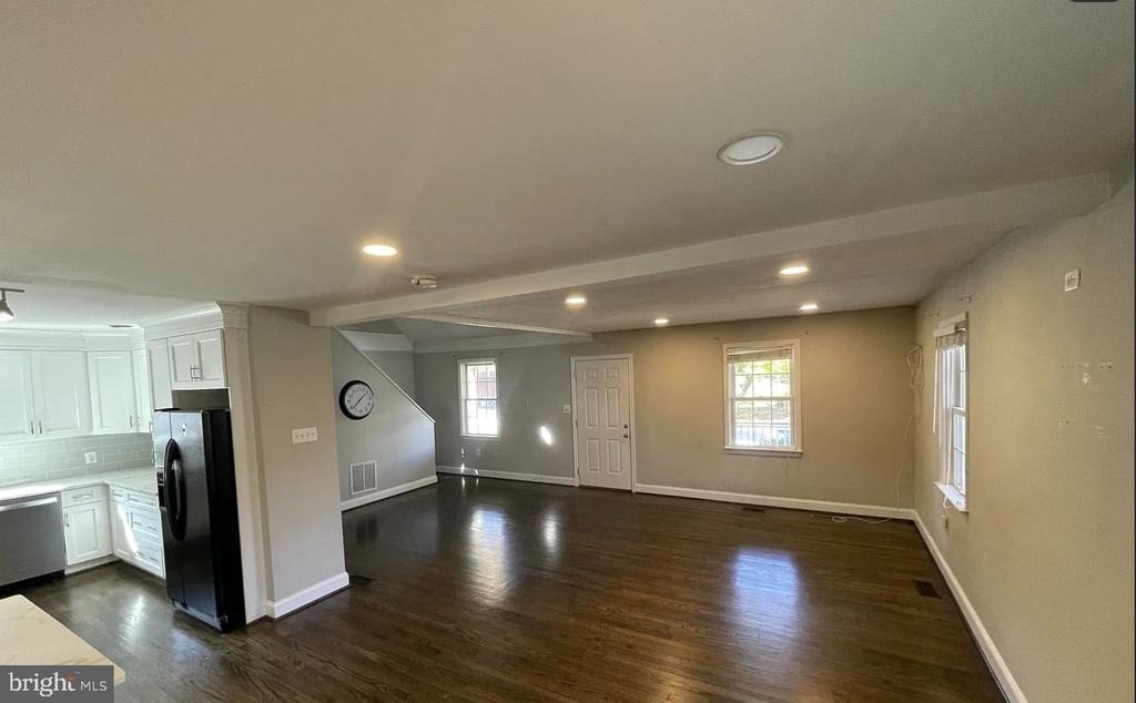 20 E George Street - Photo 6