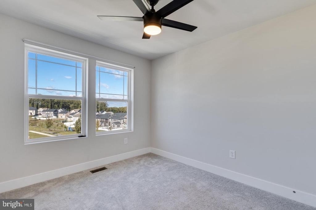 6894 Barrowfield Place - Photo 22